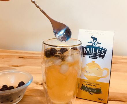 Lemon and blueberry iced tea